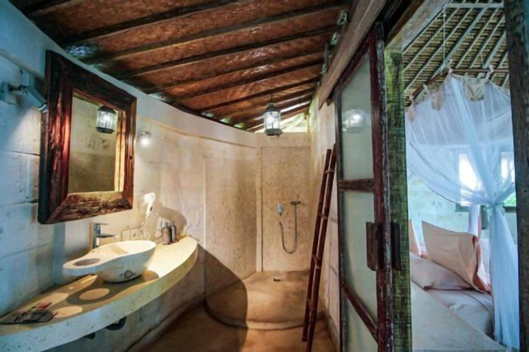 Bathroom 21