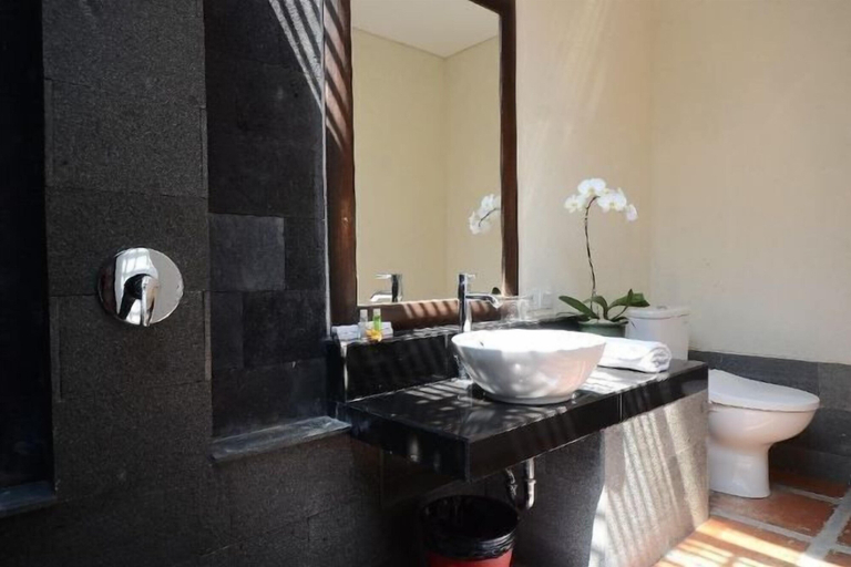 Bathroom 9
