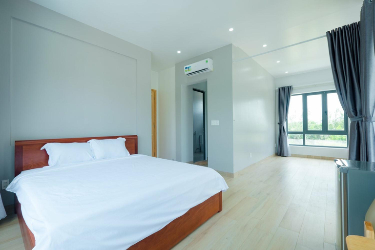 Bedroom 13