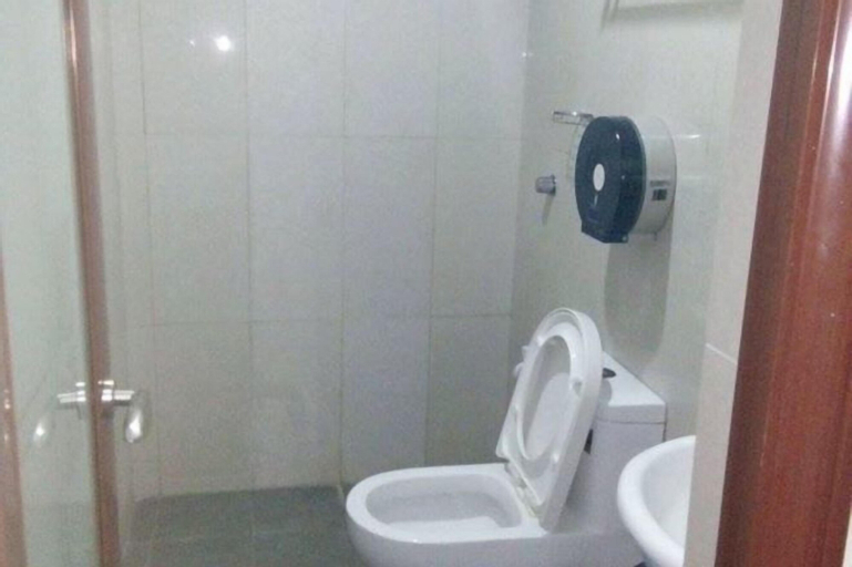 Bathroom 15