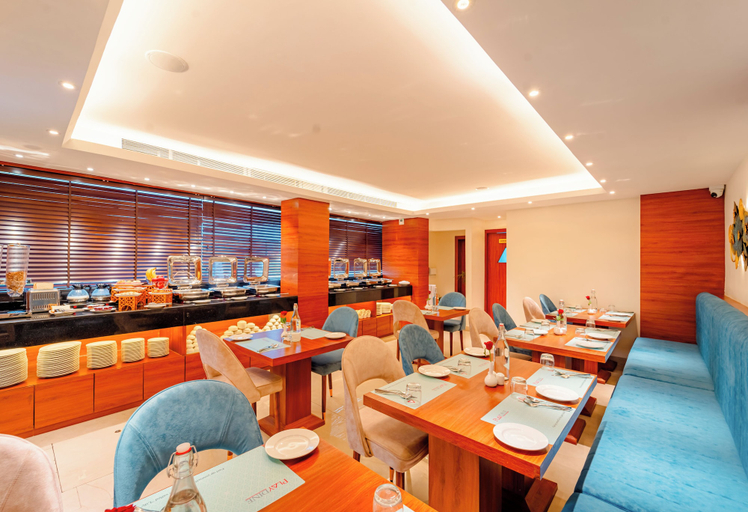 Food & Drinks 5, Playsales By Playotel, Indore