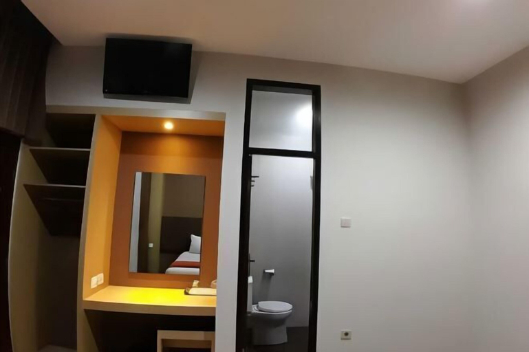 Bathroom 30