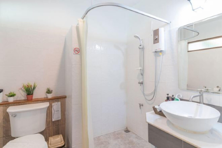 Bathroom 25