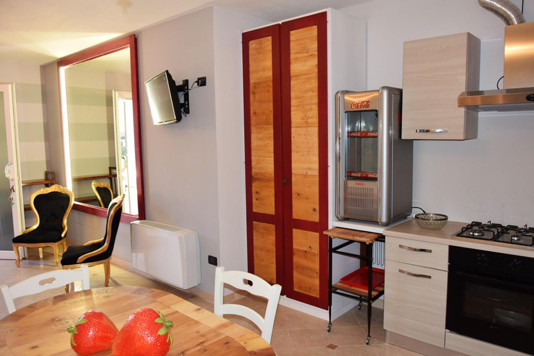 Others 3, Cosy Apartment in Romano D'Ezzelino with Private Garden, Vicenza