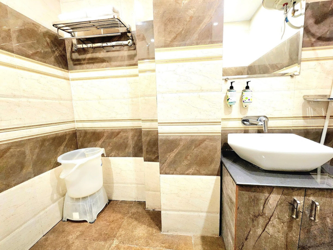 Bathroom 5, Pineberry Hotels Amritsar, Amritsar