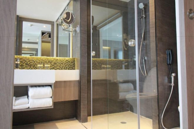 Bathroom 26