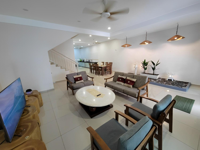 Food & Drinks, Malacca City Centre 7BR Private House for 16 Pax, Malacca City