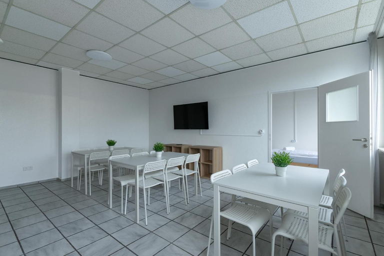 Others 3, T&K Apartments - 3 - 5 Group Room Apartments- 15min to Fair DUS, Rhein-Kreis Neuss