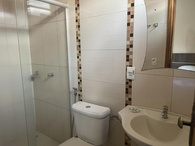 Bathroom 3, Roma Palace Hotel, Tucumã
