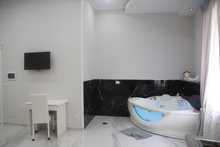 Bathroom 4, Opera Home Napoli, Napoli