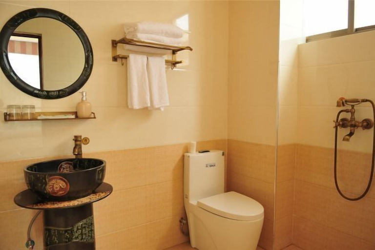 Bathroom, Beginner's Mind in Dali Art Theme Hotel, Dali Bai