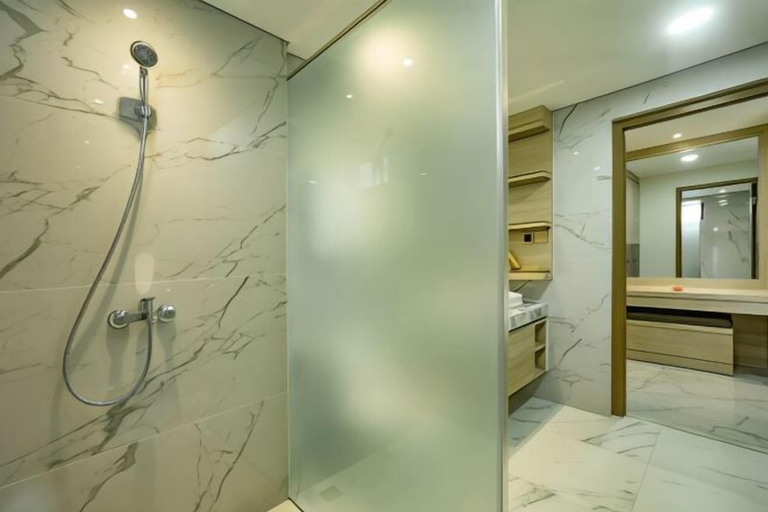 Bathroom 19