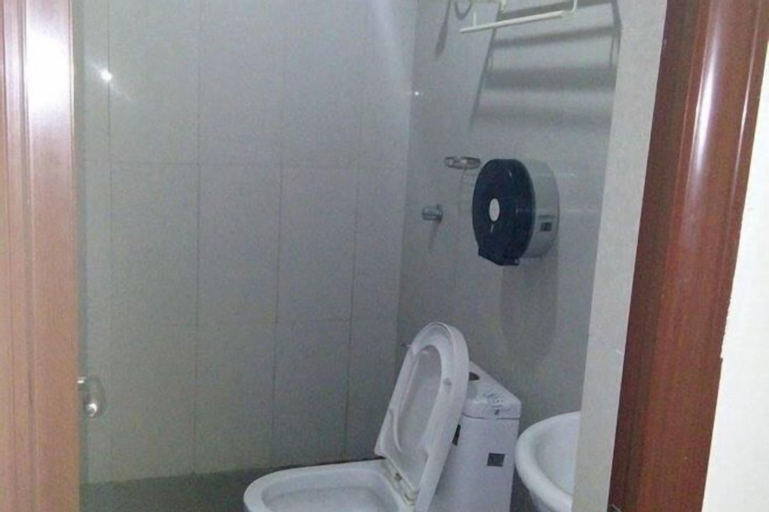 Bathroom 23