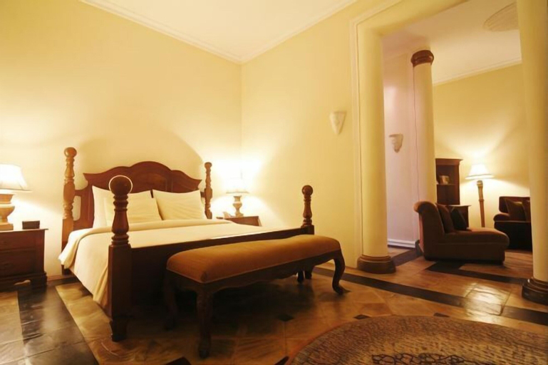 Bedroom 12