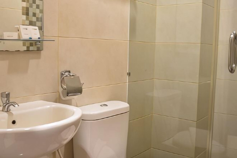 Bathroom 13