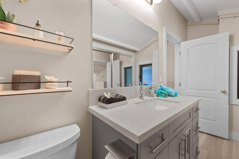 Bathroom 4, Coral Cove-Poolside Condo and Panoramic Ocean View, Maui