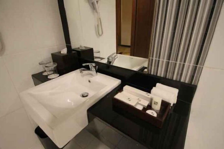 Bathroom 15