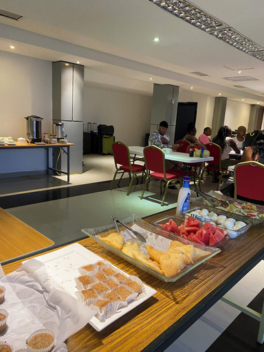 Food & Drinks 5, Golden Tree Hotel