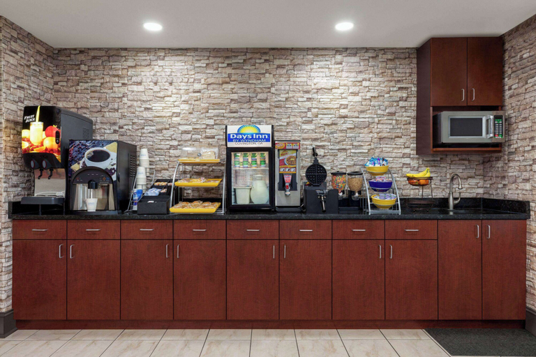 Food & Drinks 5, Days Inn by Wyndham Covington, Newton