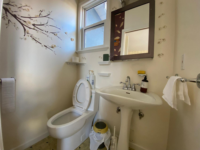 Bathroom 2, Cozy Dunbar 5 Beds Home with Views, Greater Vancouver