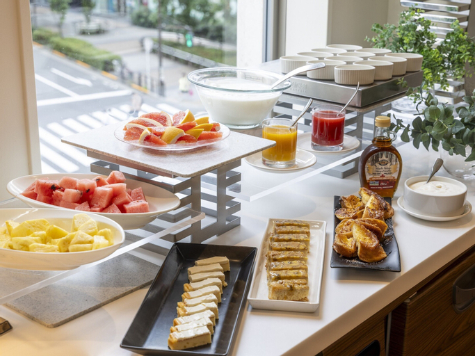 Food & Drinks 12