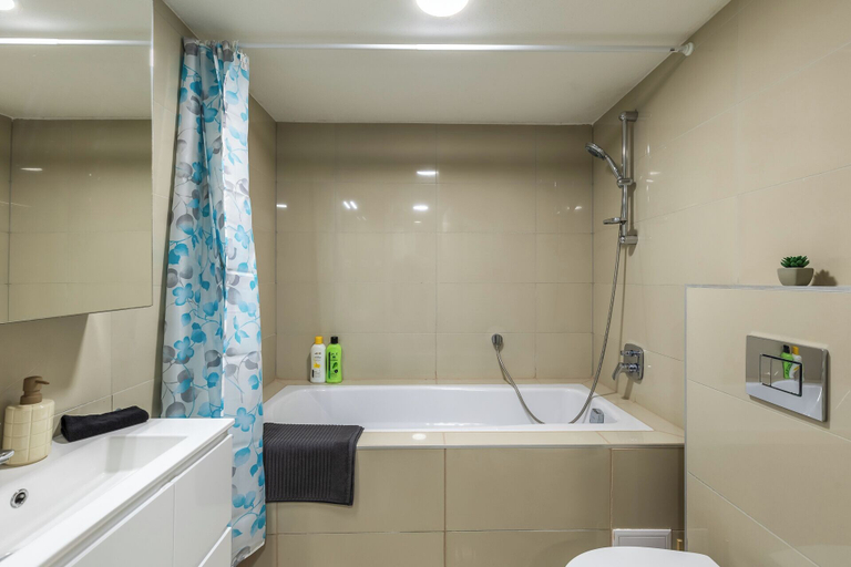 Bathroom 2, Venus Apartments - Broadway II, Budapesti