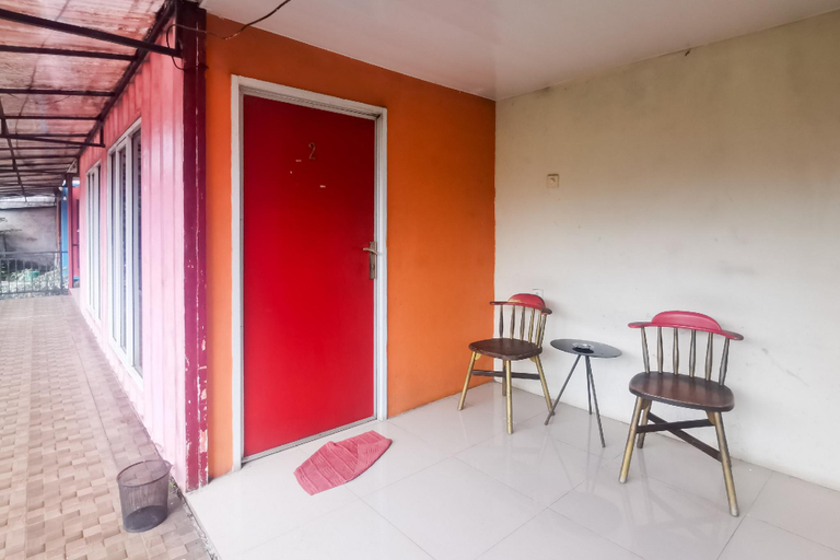 Public Area 3, Hotel Container Inn Puncak Mitra RedDoorz, Bogor