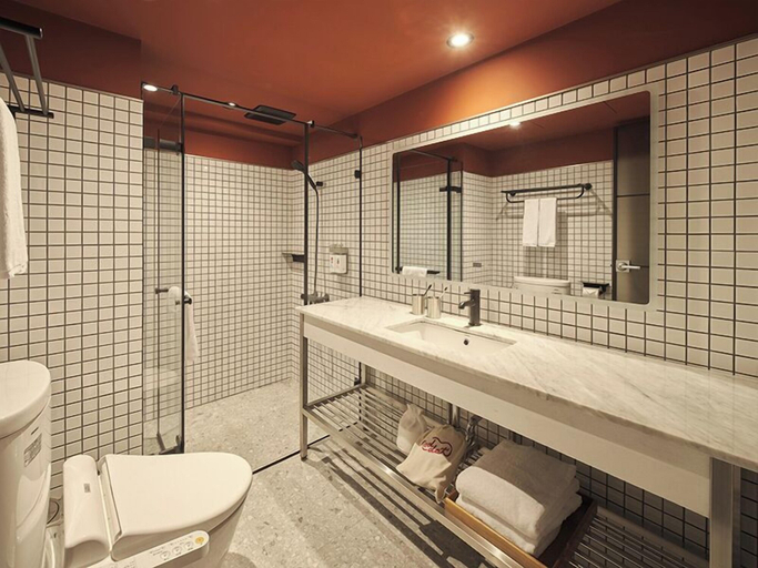 Bathroom 5, Red Dot Hotel, Taichung