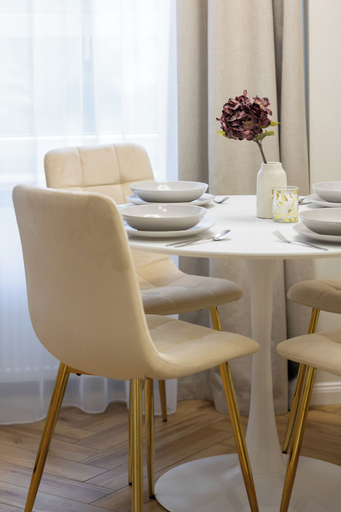 Food & Drinks, Grójecka Apartment by Renters, Warsaw