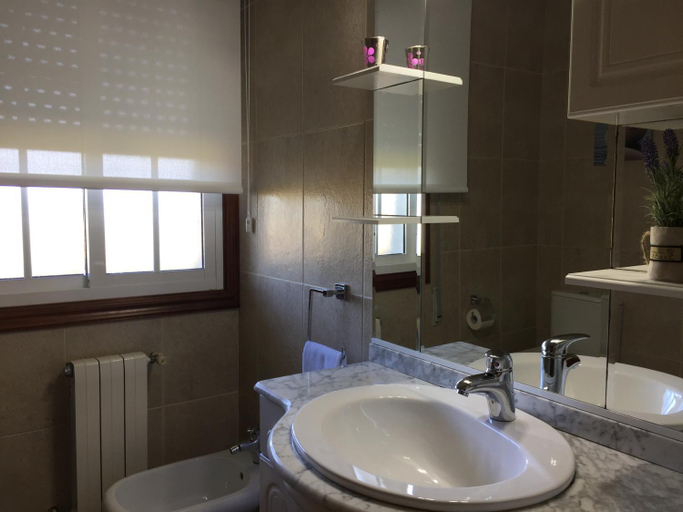 Bathroom 3, Casa Estrella, Pontevedra
