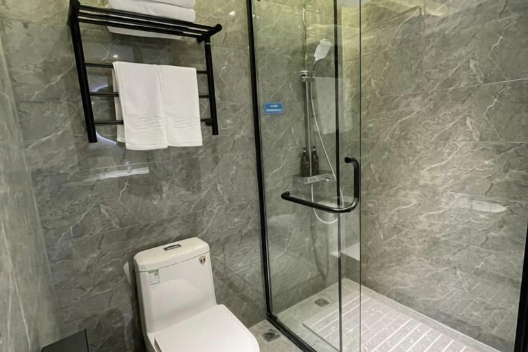Bathroom 4, Zhengzhou University Institute of Technology Hotel, Zhengzhou