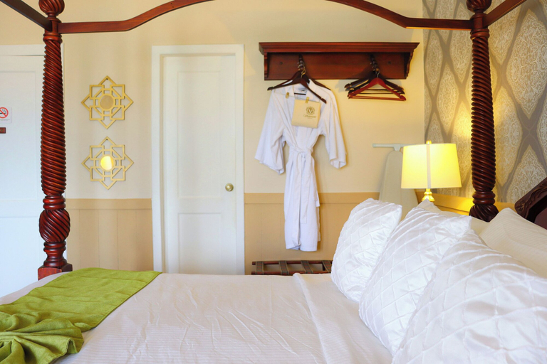 Bedroom 4, Hotel Victoriano, Tola
