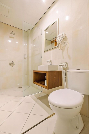 Bathroom 12