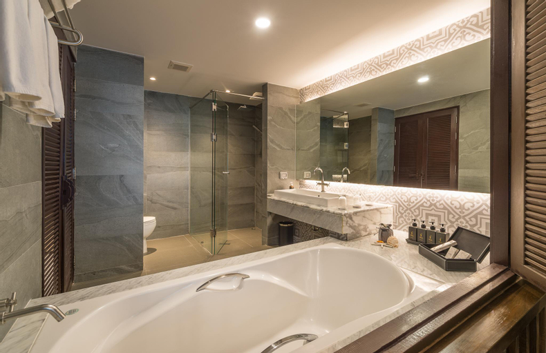 Bathroom 7