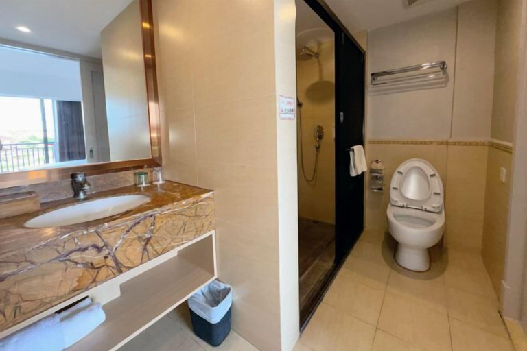 Bathroom 4, Dreamland Resort Hotel, Jiangmen