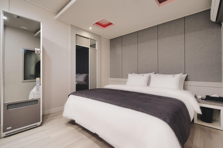 Bedroom 2, Geojedo Sadeung Je T'Aime, Geoje