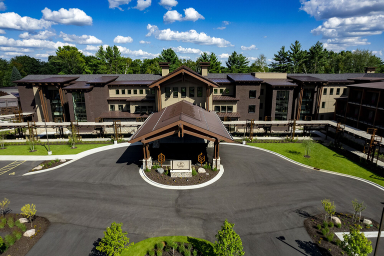 Exterior & Views