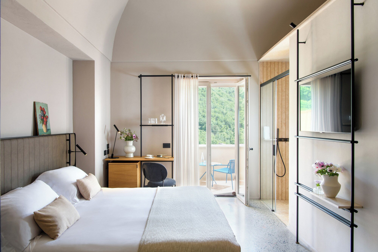 Bedroom 5, Laqua Countryside, Napoli