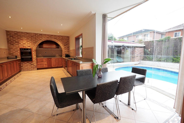 Others 5, Fantastic Family Home with Pool at Concord, Canada Bay - Concord