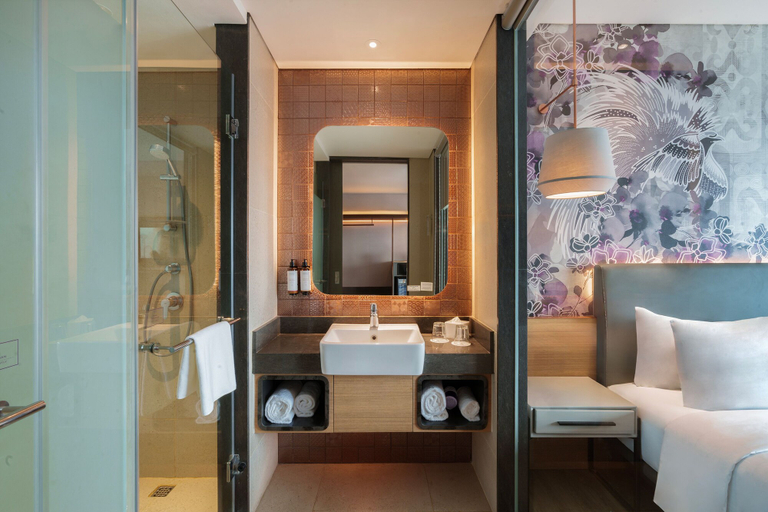 Bathroom 5, Mercure Jakarta Gatot Subroto, South Jakarta