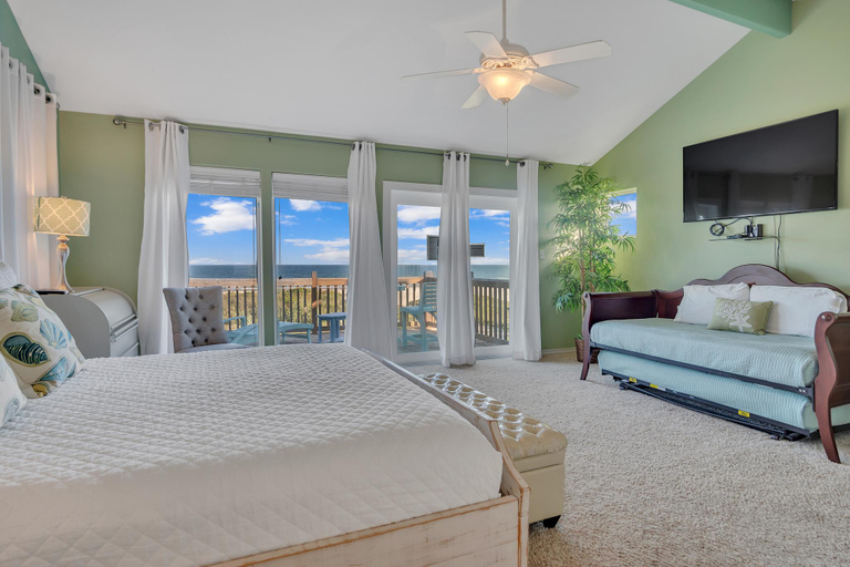 Bedroom 1, Crandalls Cottage, Nueces