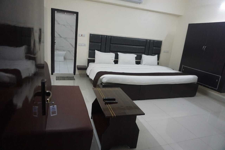 Bedroom 5, Hotel Sri Vijay Nivas, Theni