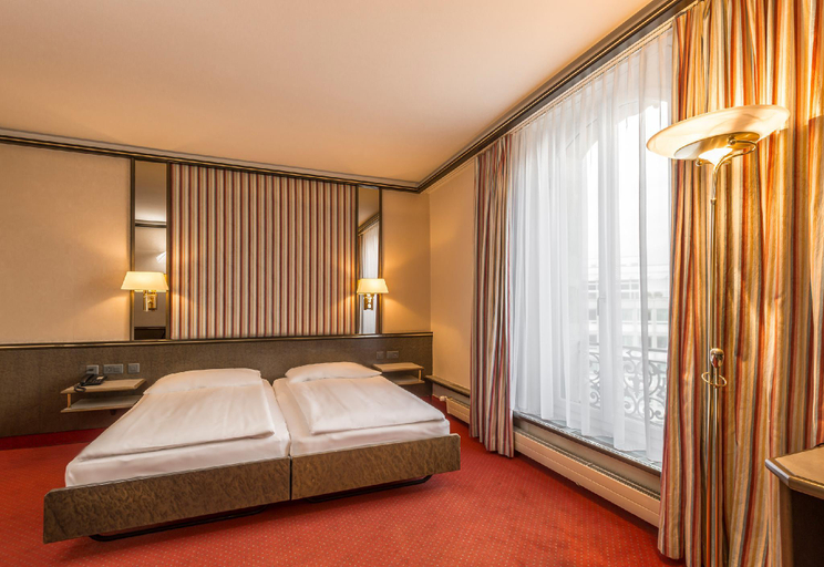 Bedroom 25