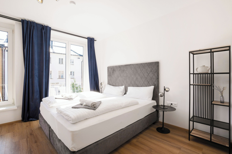 Bedroom 2, easy-flat Hauptplatz - City Center Apartments with a Kitchen, Villach