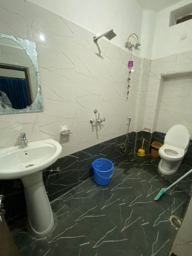 Bathroom, Goroomgo Blue Eye Hostel Jaisalmer, Jaisalmer