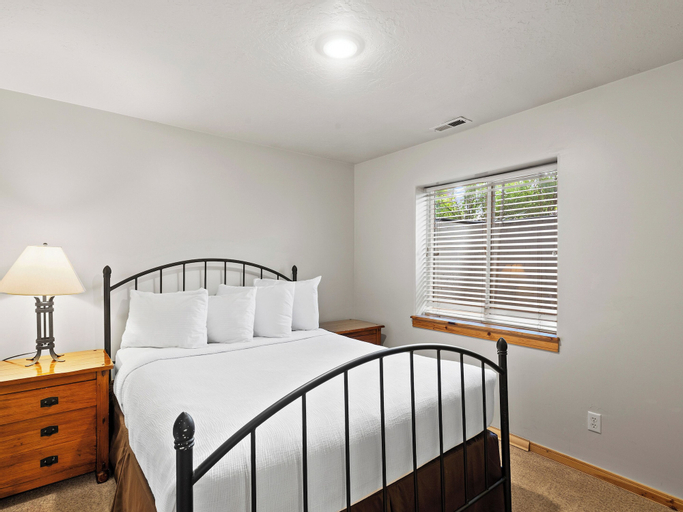 Bedroom 24