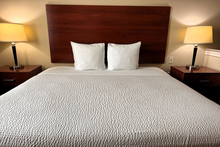 Bedroom 3, Ramada by Wyndham College Station, Brazos