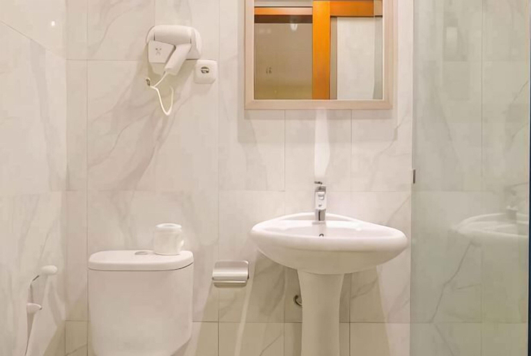 Bathroom 8