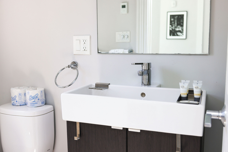 Bathroom 4, Maverick Suites at 89 Marion, Norfolk
