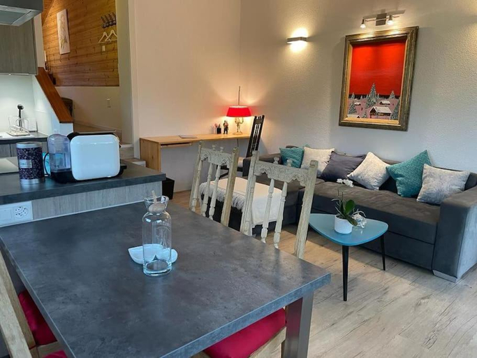 Others 4, Studio dans un chalet avec jardin privatif, Aigle